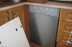 Установка фасада на посудомоечную машину в Мценске